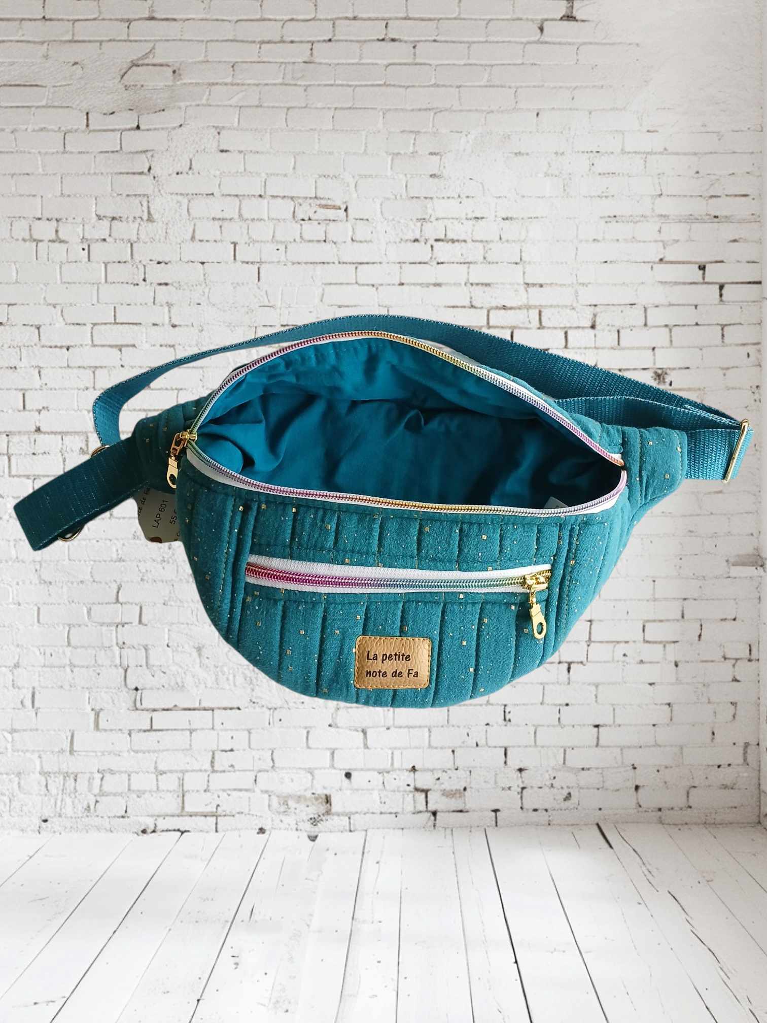 Sac banane vert à pois doré – Image 2