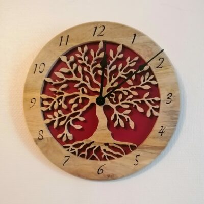 Horloge murale arbre de vie en bois de manguier, finition cire naturelle, 37 cm, fait main.