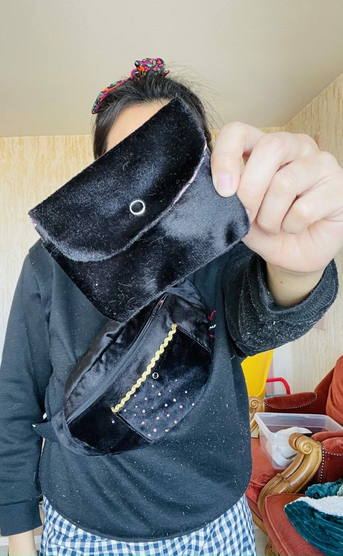 Sac banane adulte velours noir &strass – Image 6