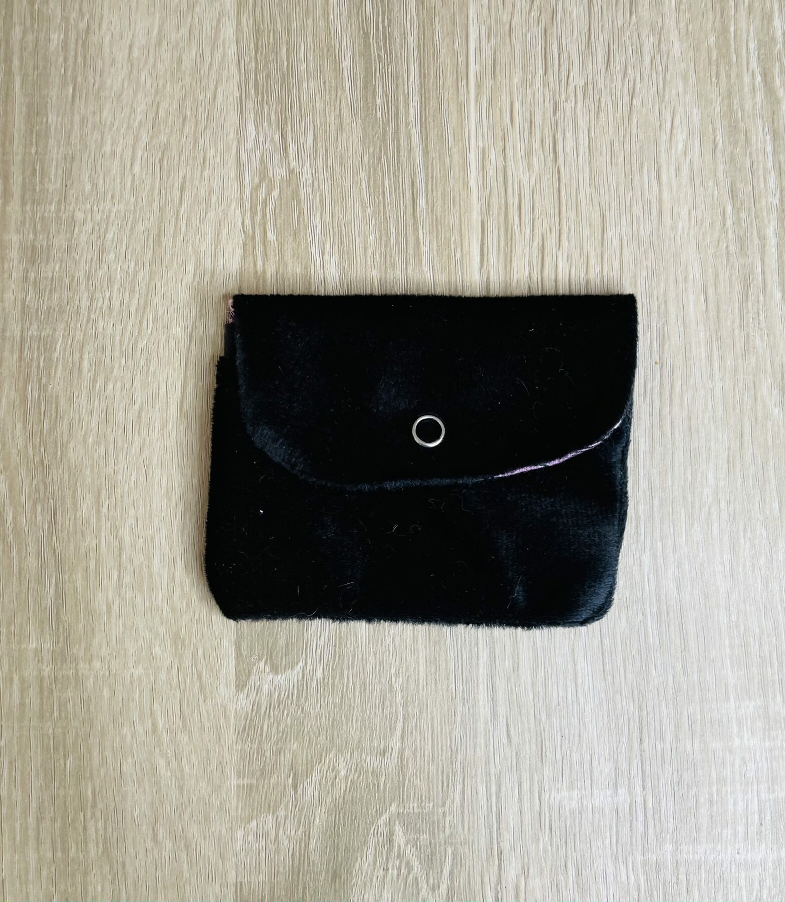 Sac banane adulte velours noir &strass – Image 3