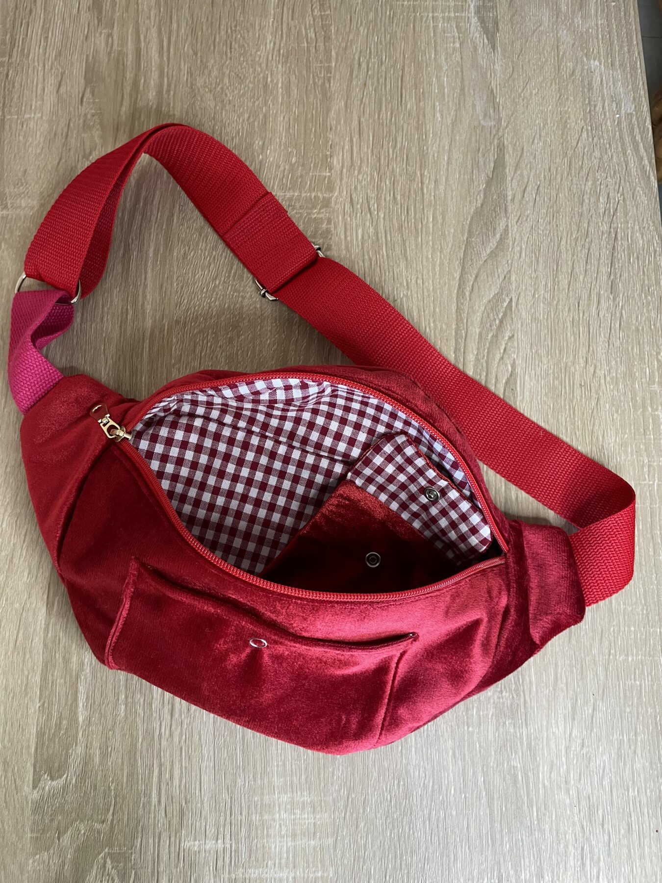 Sac banane adulte rouge – Image 4