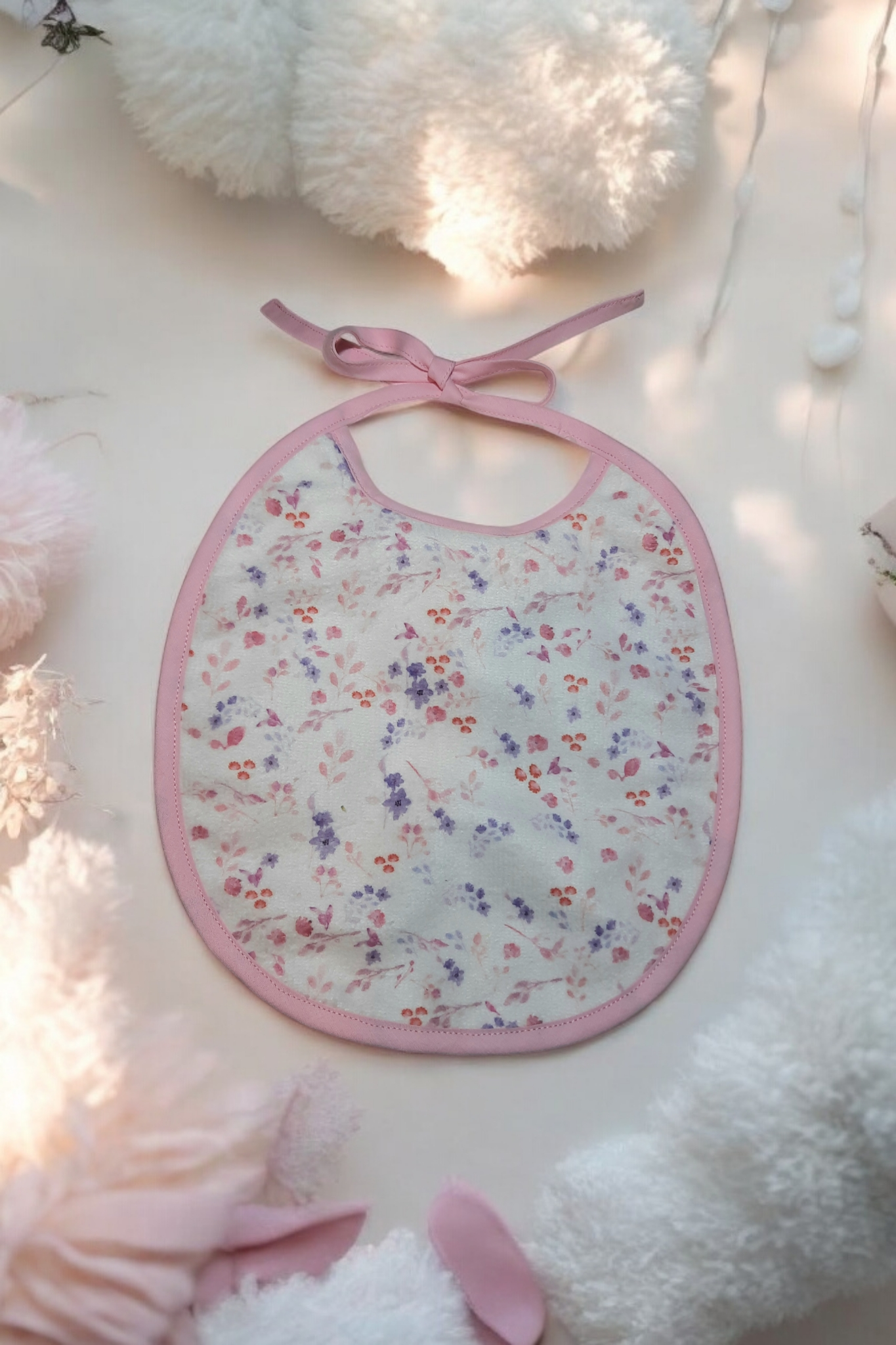 Bavoir Rond en Éponge de Bambou – Motif Fleuri Aquarelle| Fait Main & Oeko-Tex