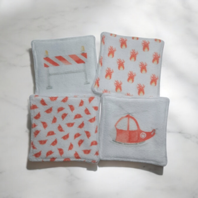 Lot de 4 Lingettes Lavables Réversibles pour Bébé - Fait Main, Motif Pompier
