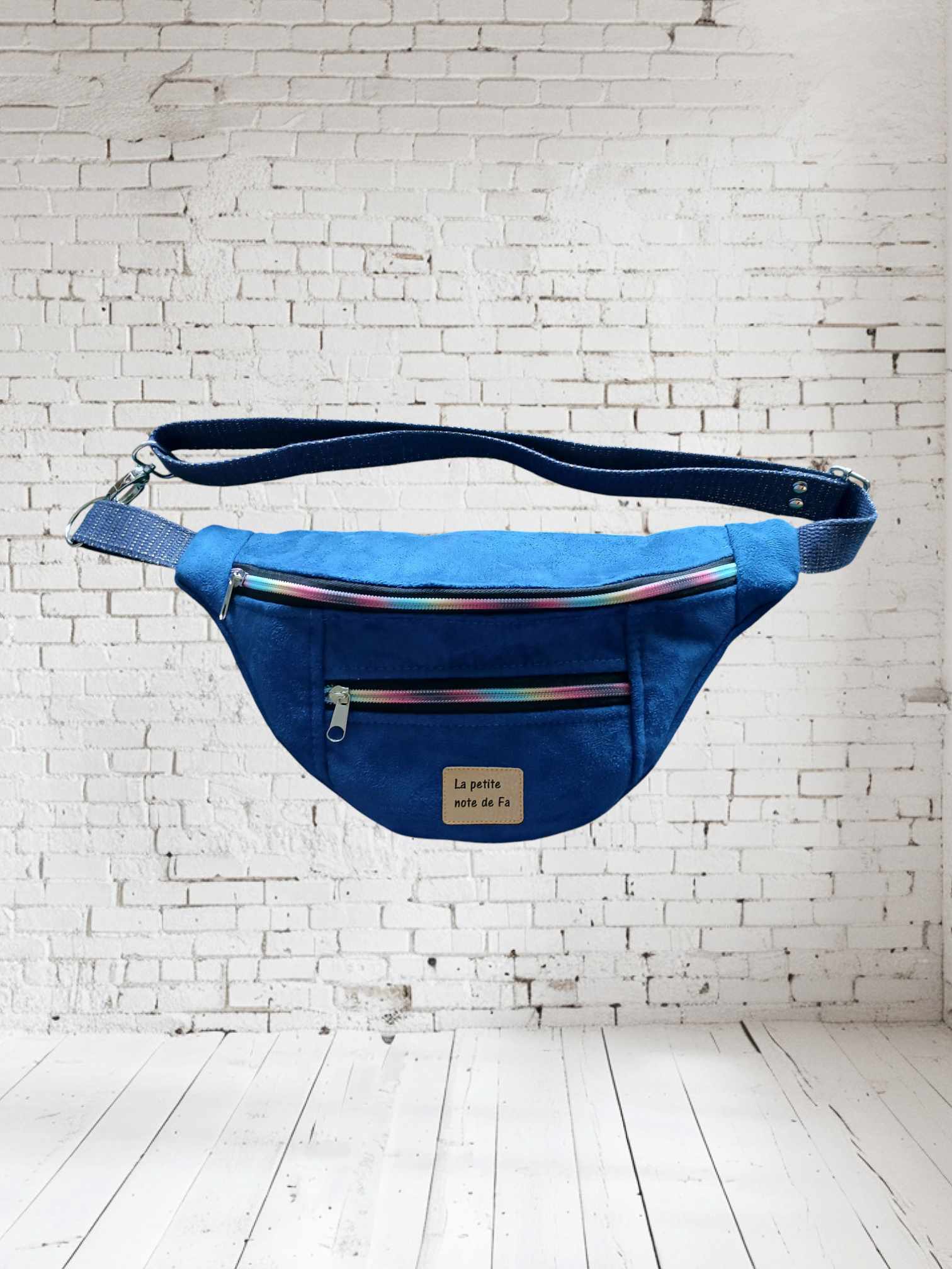 Sac banane en suédine