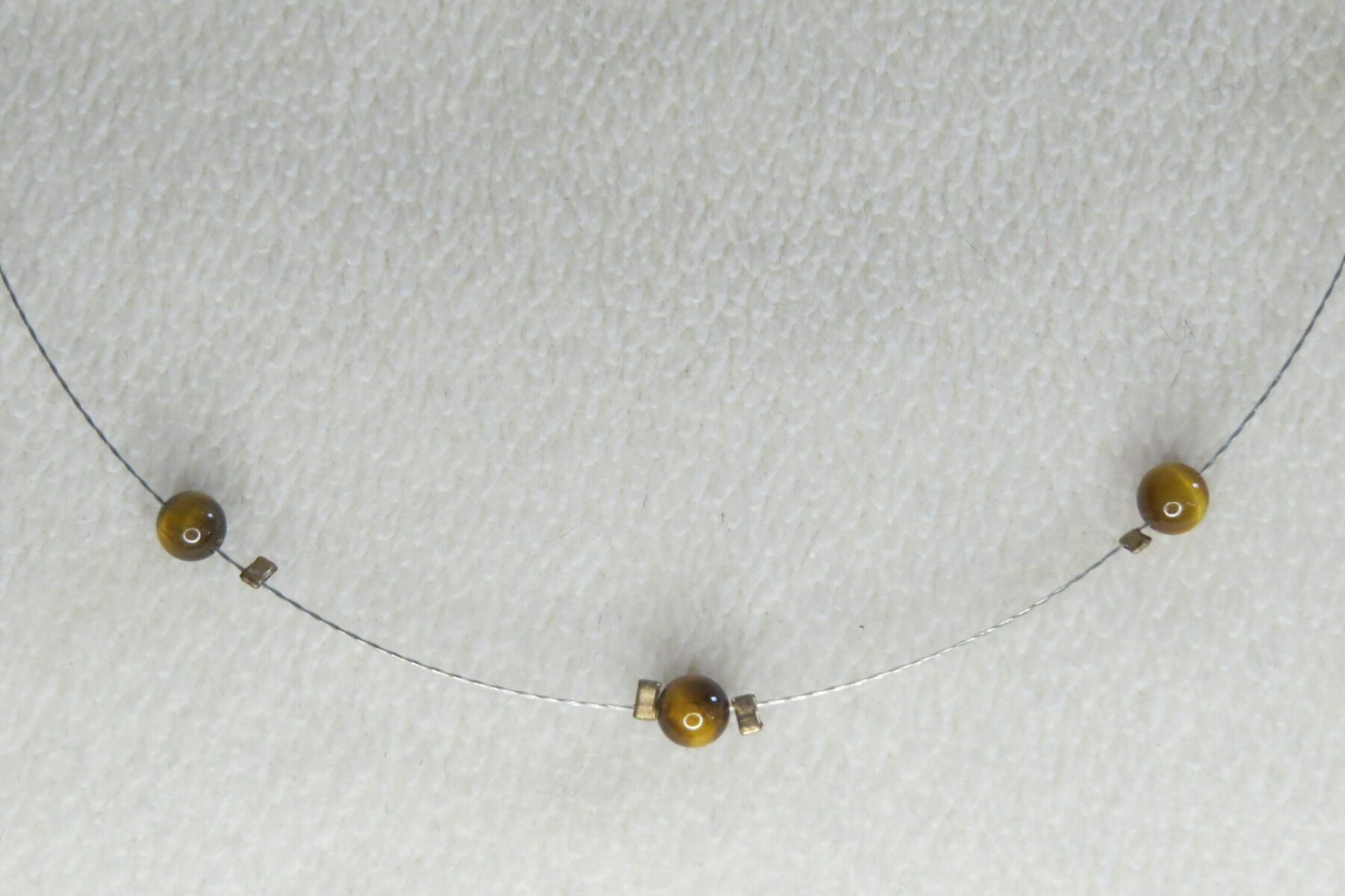 Collier œil de tigre monté sur câble – Image 3