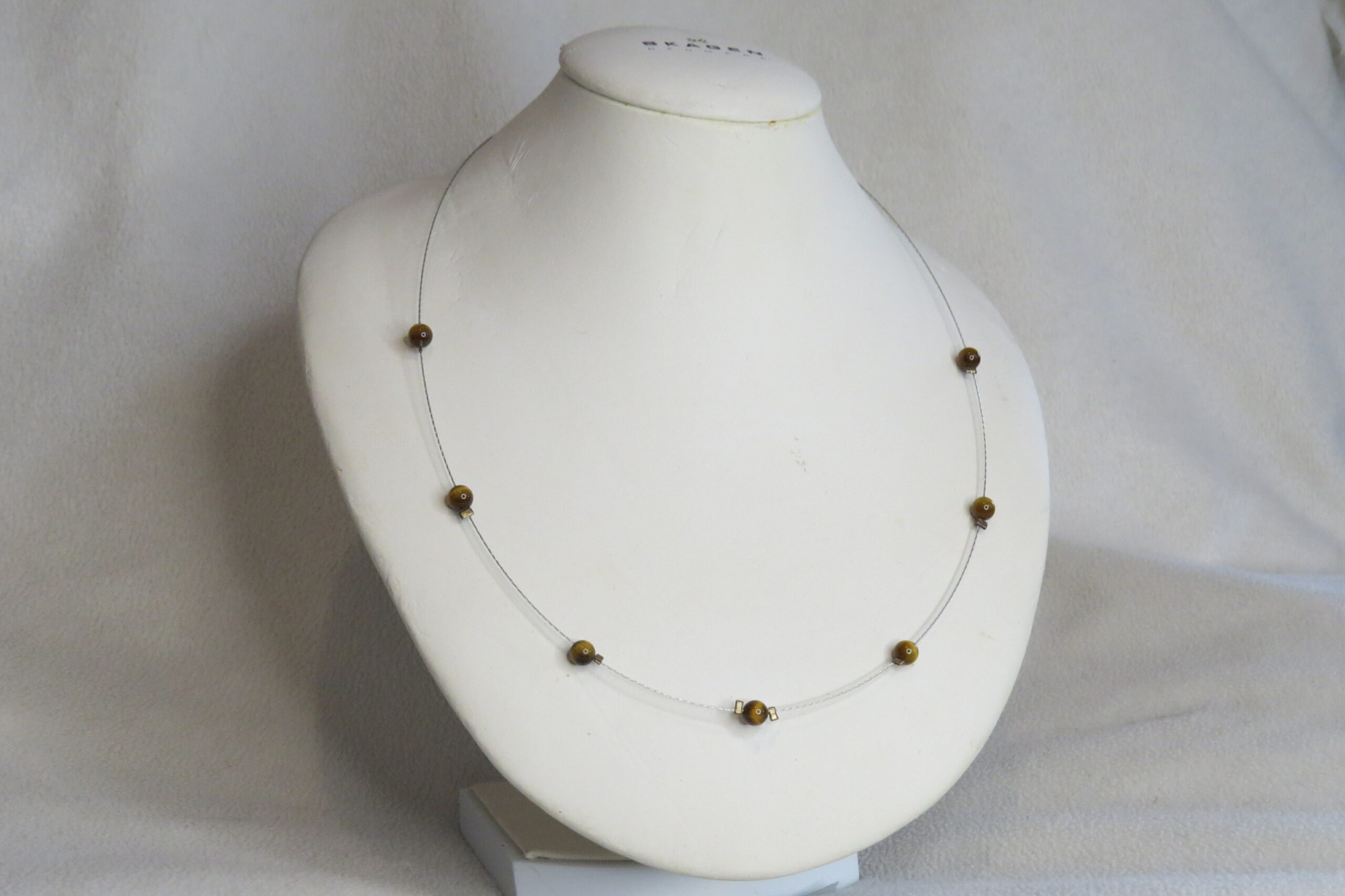 Collier œil de tigre monté sur câble