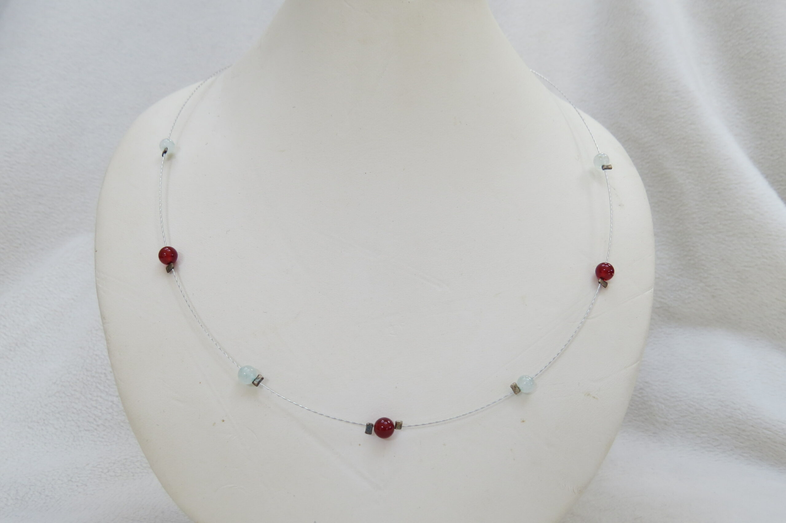 Collier cornaline et aigues marine monté sur câble