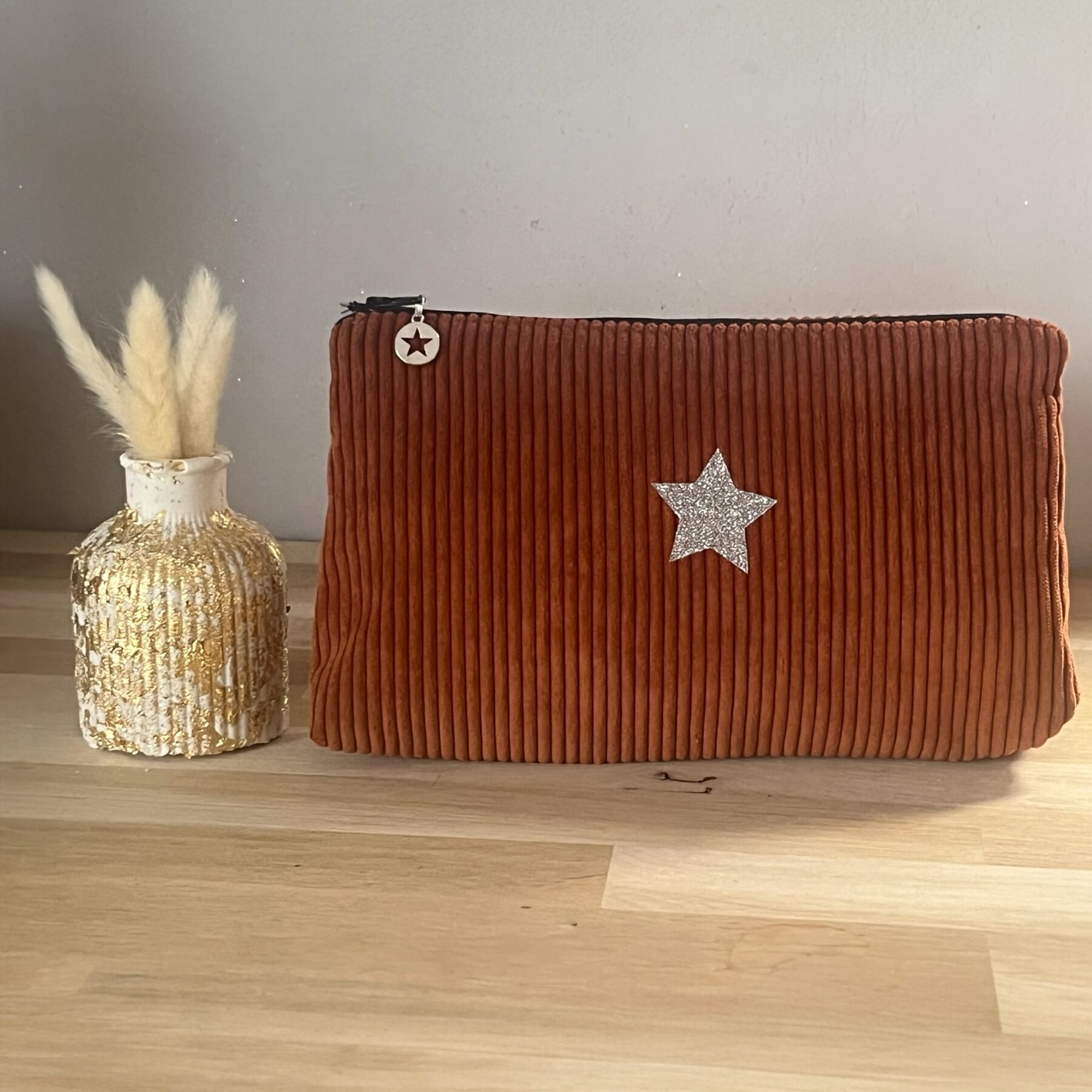 Trousse en velours côtelé terracota