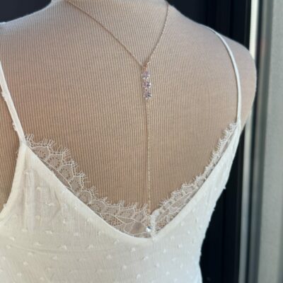 Collier dos nu mariée en cristal acier or rose, existe aussi en argent, or ou en laiton - Ateliersdisa