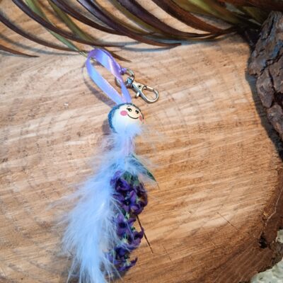 Porte clef / bijou de sac plume et lavande