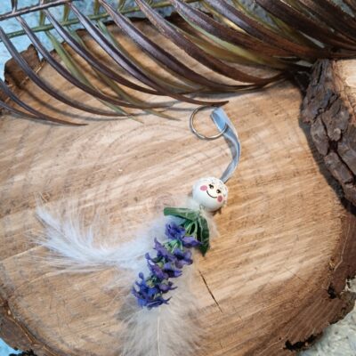 Porte clef / bijou de sac plume et lavande