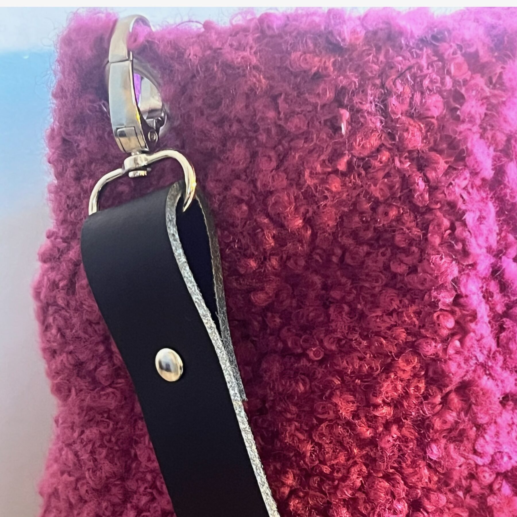 Sac cabas en bouclette rose et anses en cuir – Image 2