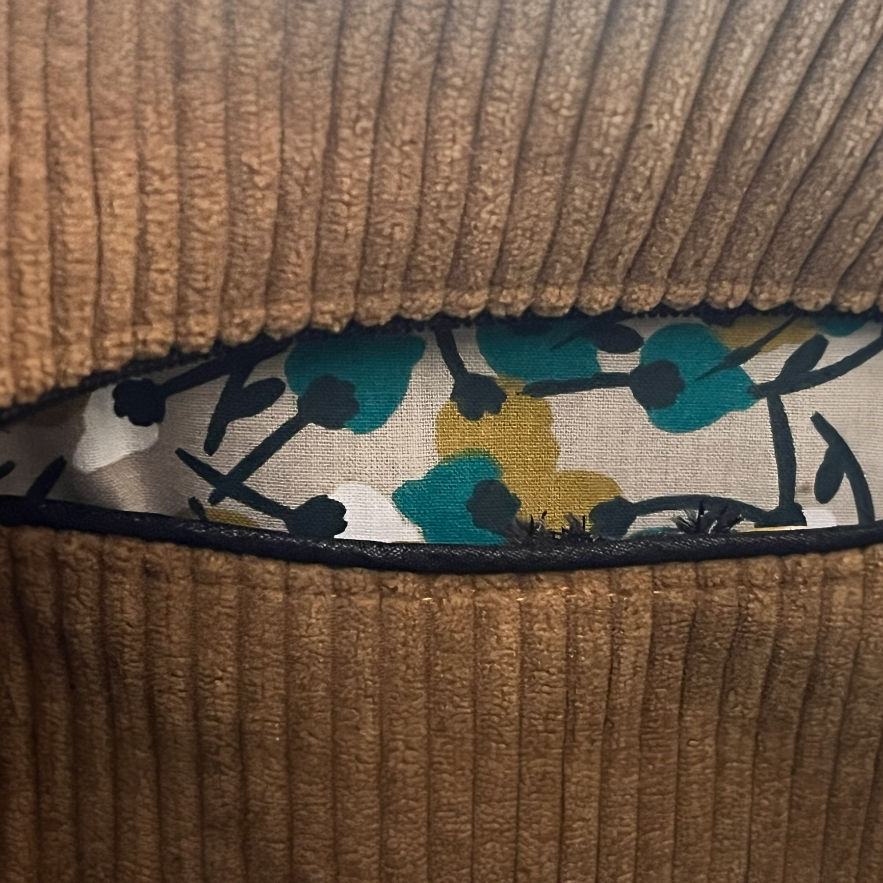 Sac cabas en velours côtelé Olive, et anses en cuir – Image 3