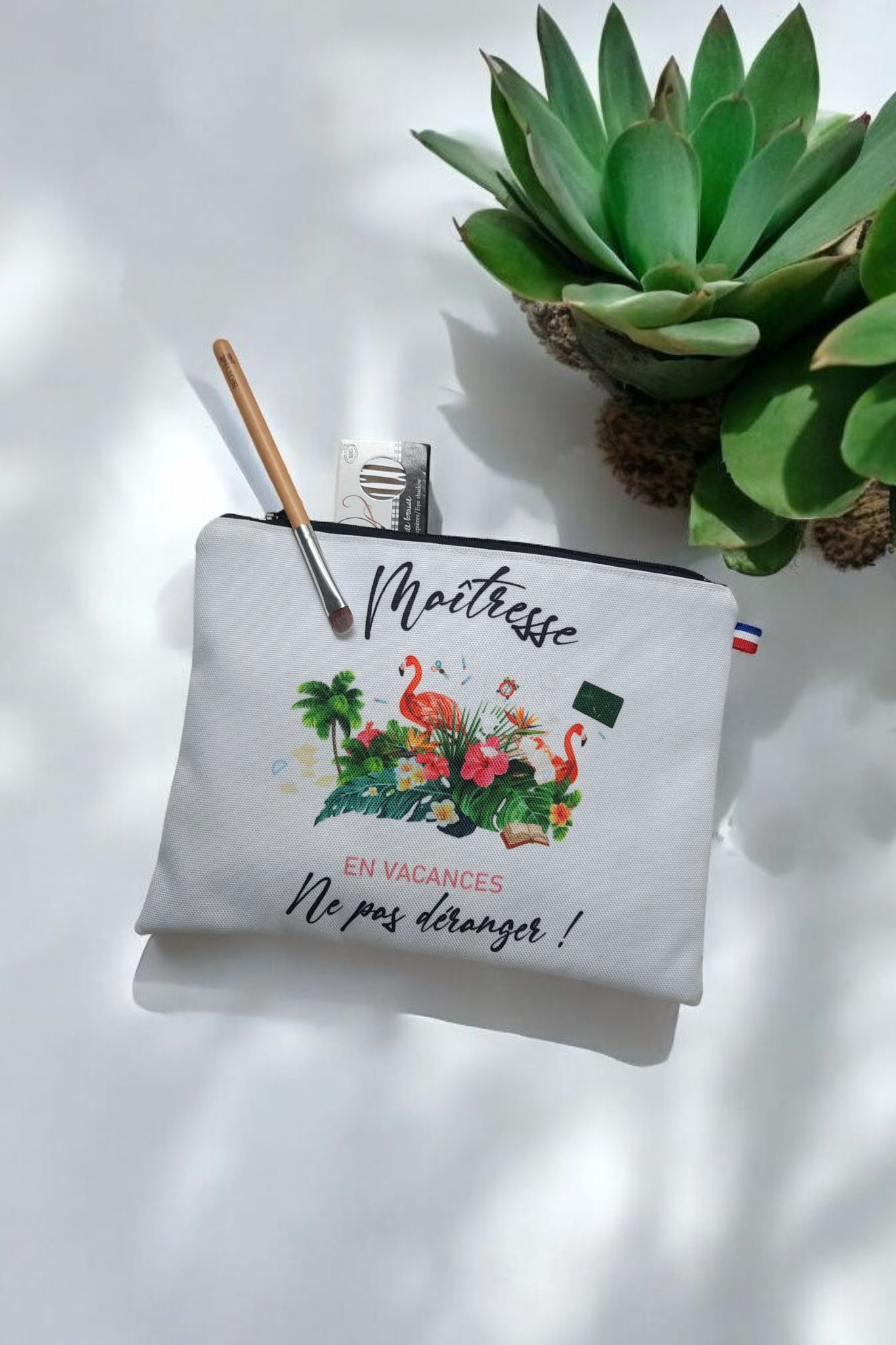 Trousse Imperméable Fait Main "Maîtresse en Vacances" – Idéale Cadeau de Fin d'Année Scolaire