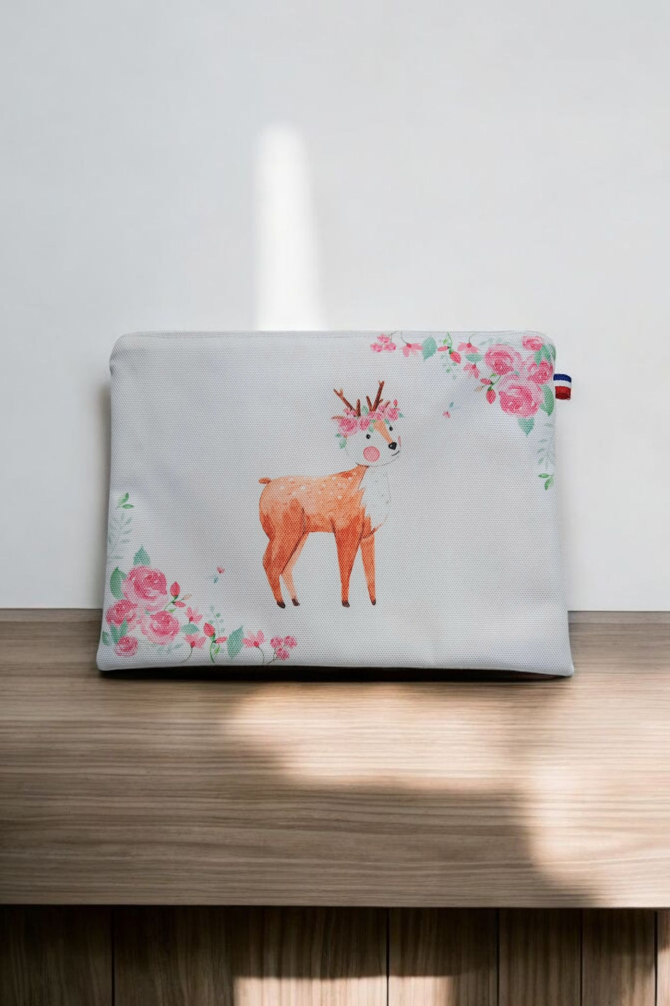 Trousse Plate Imperméable – Motif Cerf Aquarelle, Fabrication Artisanale – Image 5