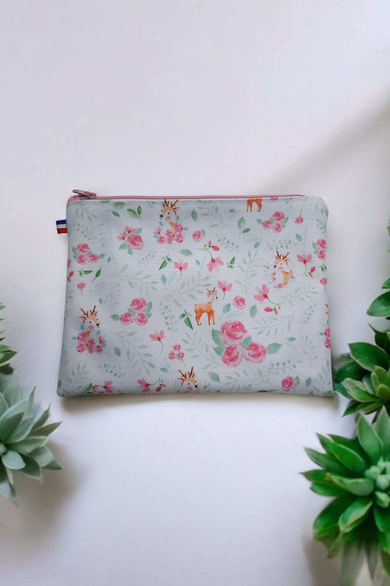 Trousse Plate Imperméable – Motif Cerf Aquarelle, Fabrication Artisanale – Image 3