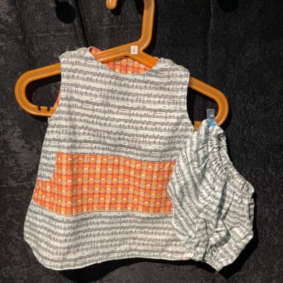 Robe réversible musique et cercle 6 mois