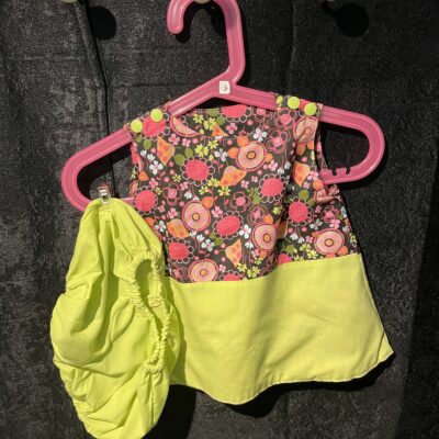 Robe réversible vert et fleurs 3 mois