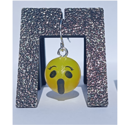 Boucles d'oreilles pendentifs émoji choquée