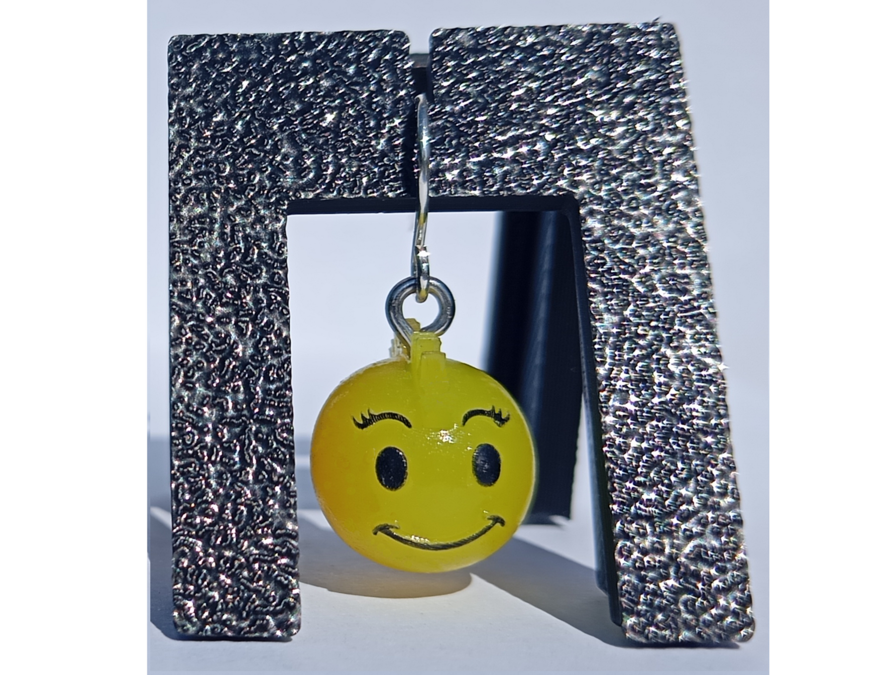 Boucles d'oreilles pendentifs émoji punk