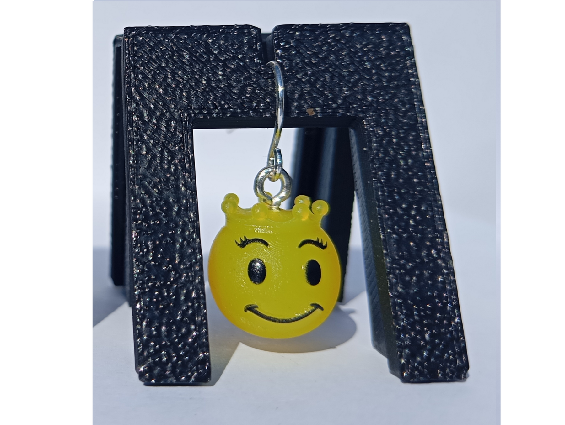 Boucles d'oreilles pendentifs émoji reine