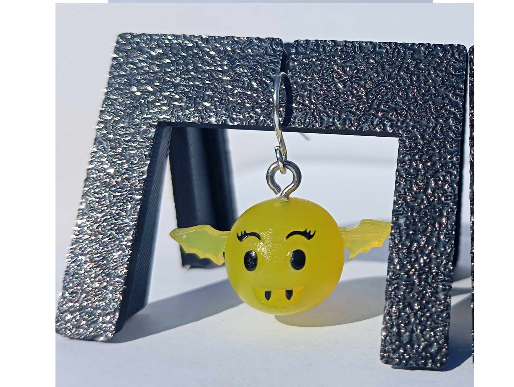 Boucles d'oreilles pendentifs émoji vampire