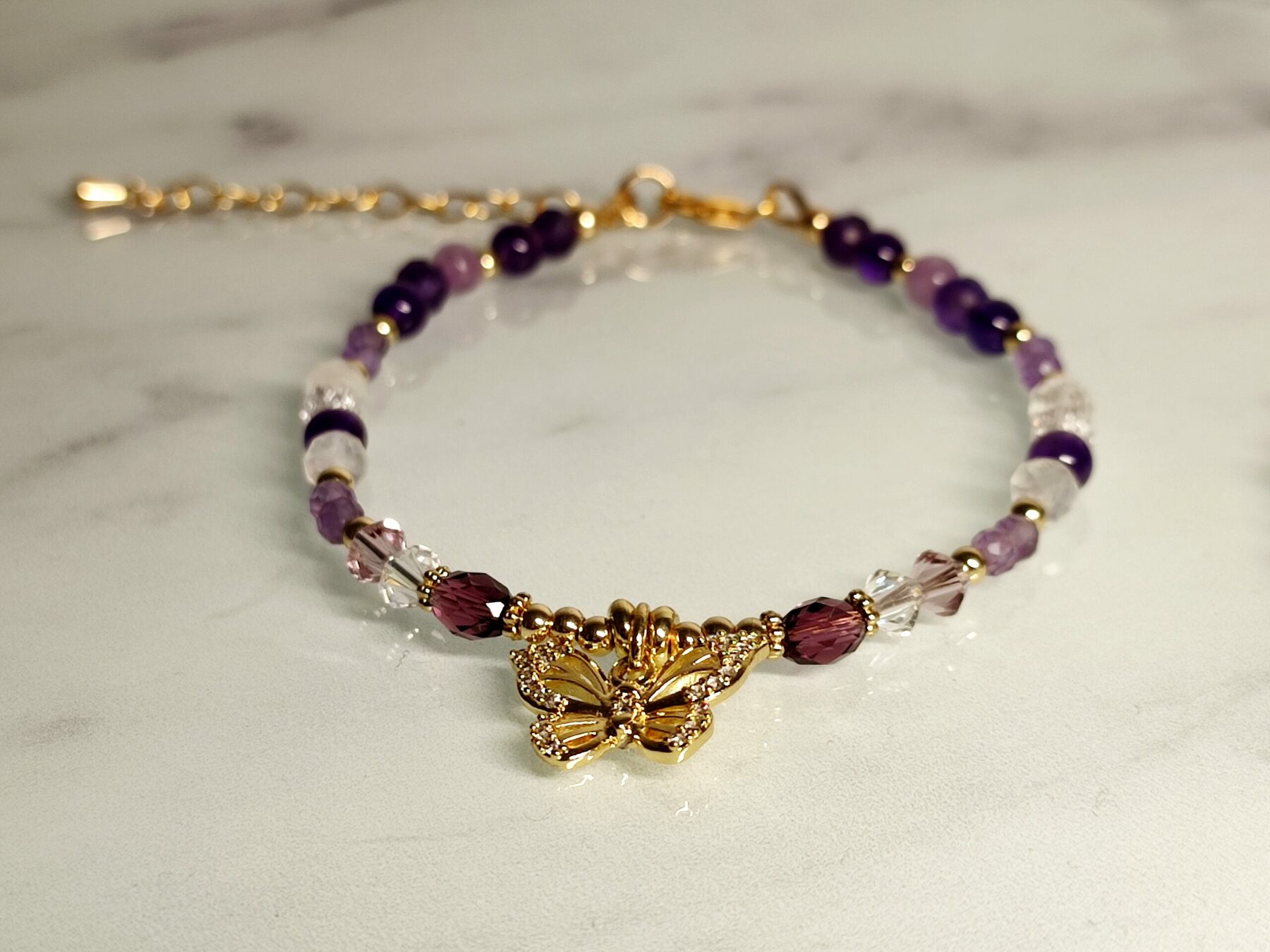 Bracelet en Améthyste, Lépidolite, Quartz craquelé et Pierre de Lune sur gold filled ( plaqué or ++)