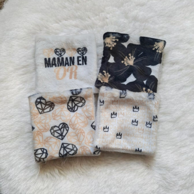 Lingettes Démaquillantes Réversibles – Un Cadeau Doux pour une Maman en Or