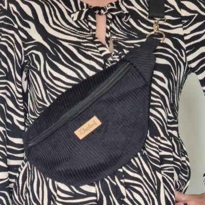 Sac banane velours côtelé noir simple ou pailleté. Modèles uniques, tissus originaux, fabrication artisanale dans mon atelier gersois.