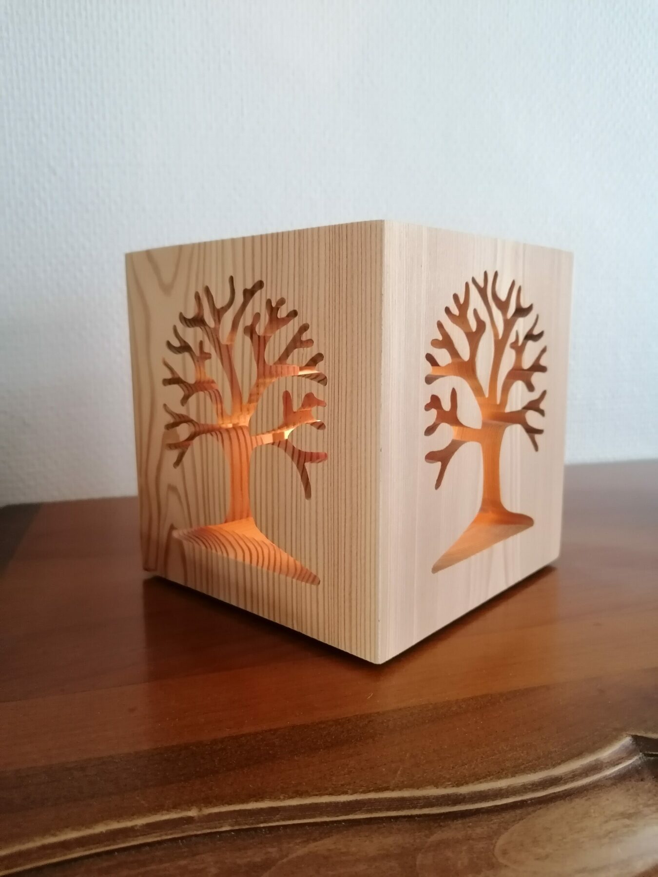 Photophore , arbre de vie , lanterne intérieur et extérieur en mélèze massif