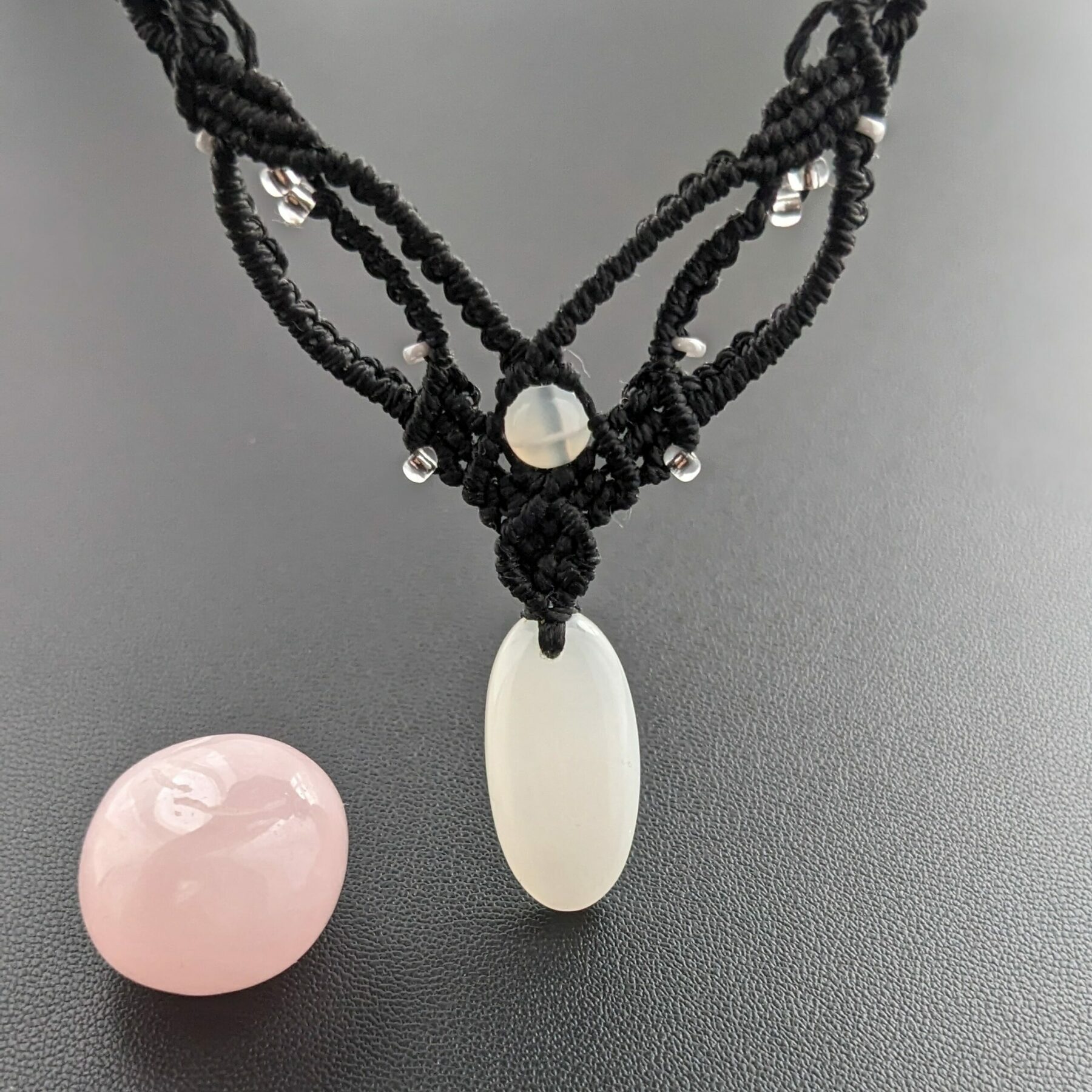 Collier Macramé Noir Pierre De Lune .Bijou Unique .Lithothérapie – Image 6