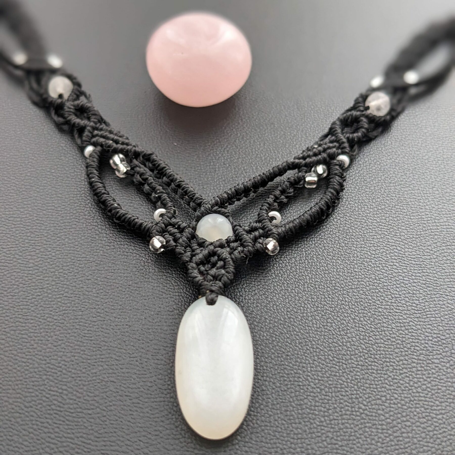 Collier Macramé Noir Pierre De Lune .Bijou Unique .Lithothérapie – Image 5