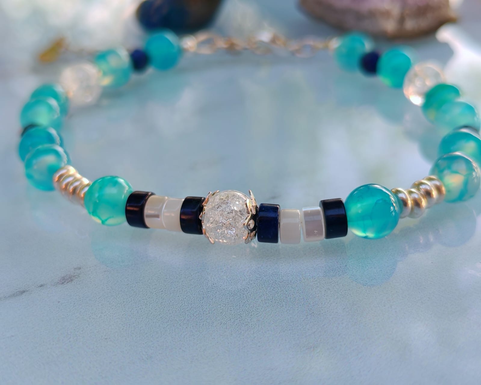 Bracelet en Argent 925 et Agate bleu veine du dragon Cristal de roche et lapis lazuli – Image 2
