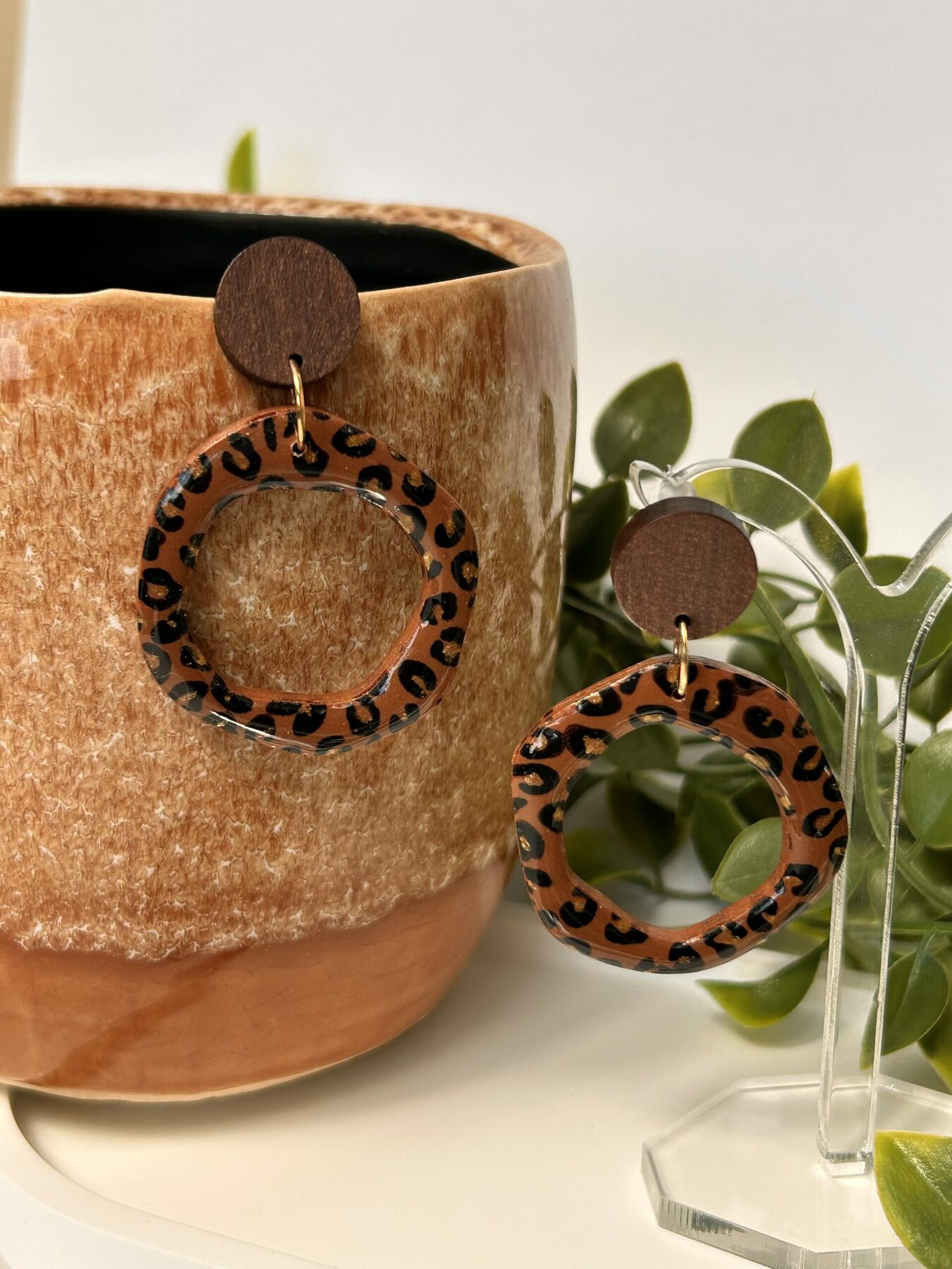 Boucles d’oreilles anneaux léopard marron