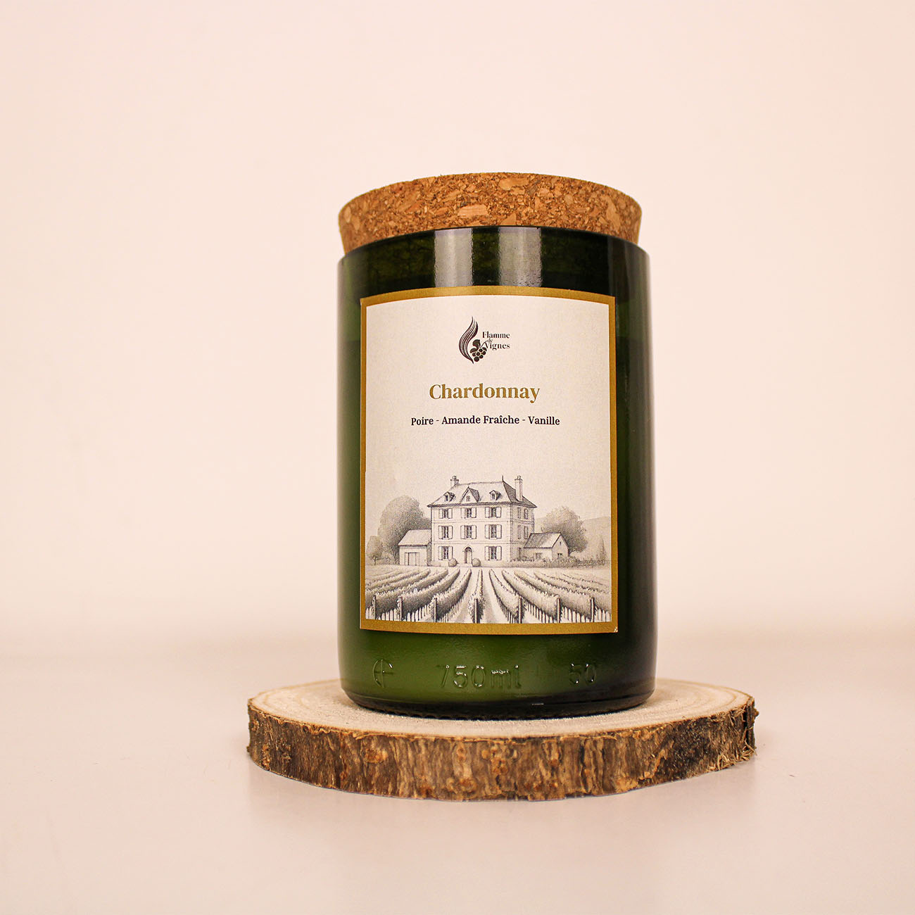 Bougie parfumée artisanale Chardonnay faite main – Flamme de Vignes – bouteille de vin recyclée avec notes de citron, pomme et vanille