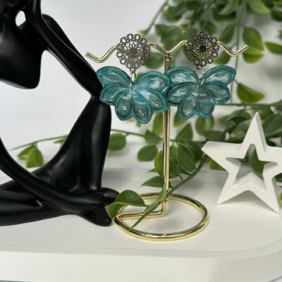 Boucles d’oreilles en pâte polymère « Fleur romantique et bohème » vertes