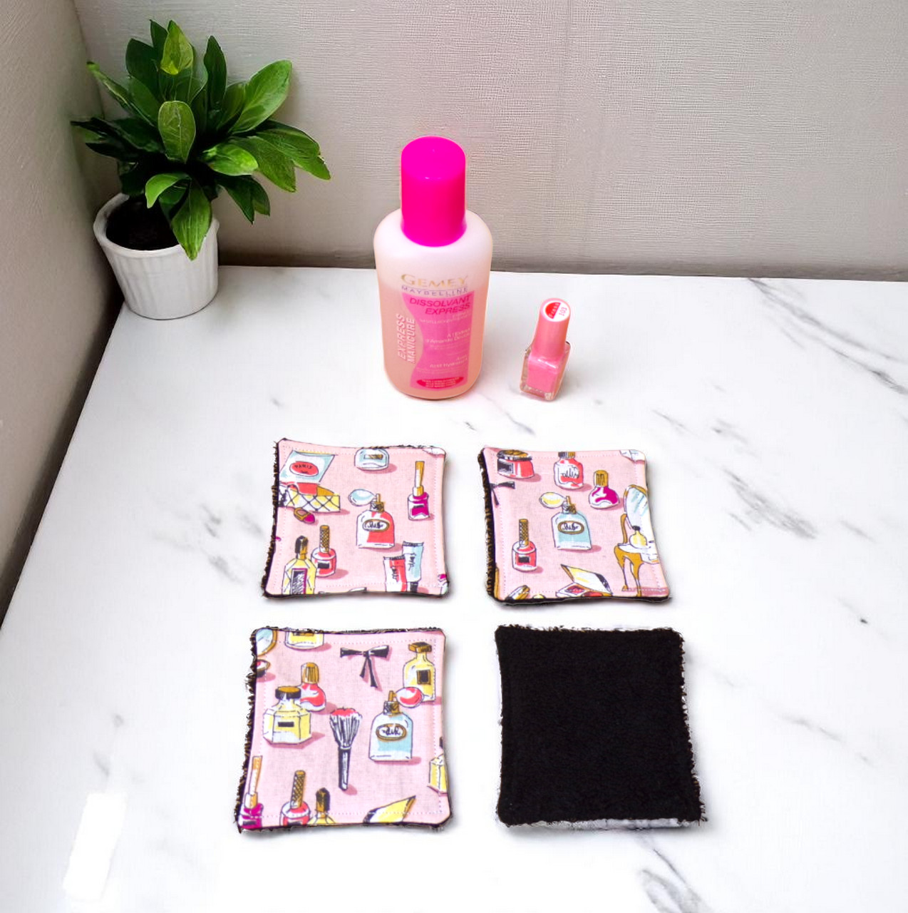 lot de 4 lingettes lavables spécial dissolvant pour vernis à ongles modèle au choix