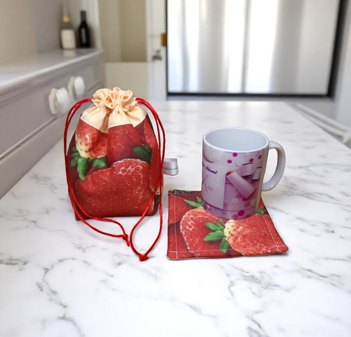 Pochette de transport pour mug et son sous mug, sac de rangement forme pochon ouatiné. Modèle au choix – Image 4