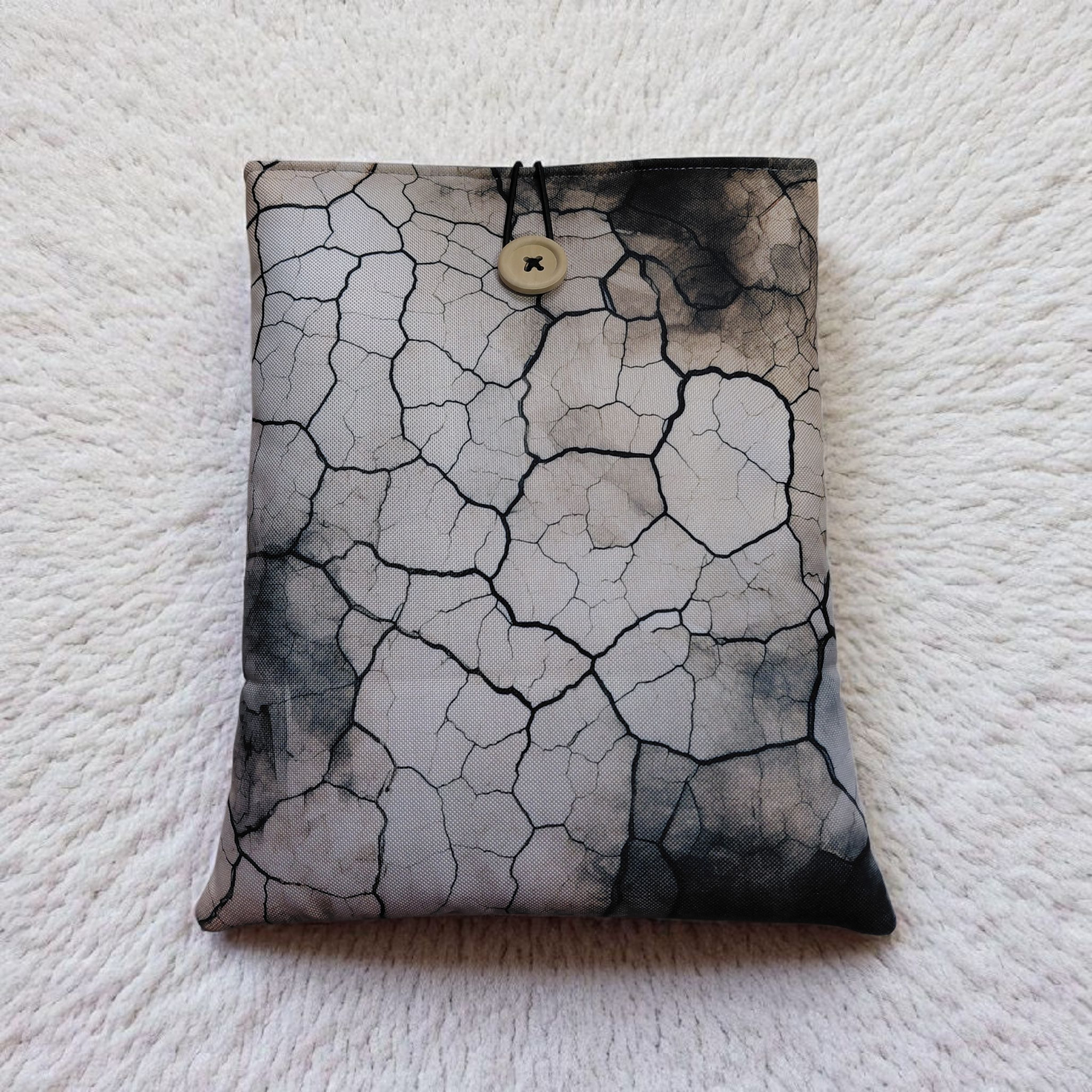 Pochette protège-livre imperméable fait main – motif peau d’éléphant craquelé – Oeko-Tex® – 2 tailles