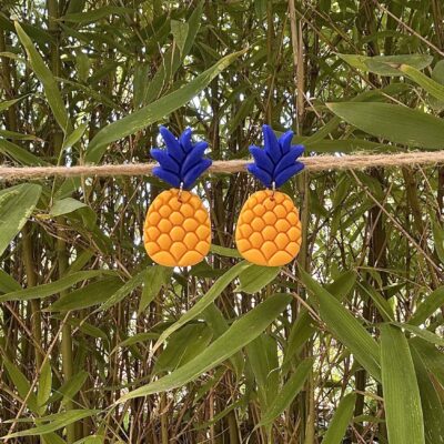 Boucles d’oreilles « Ananas » en pâte polymère, jaunes et bleues