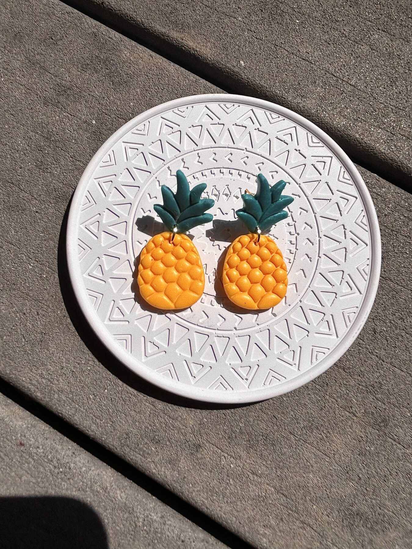 Boucles d’oreilles « Ananas » en pâte polymère, jaunes et vertes – Image 2