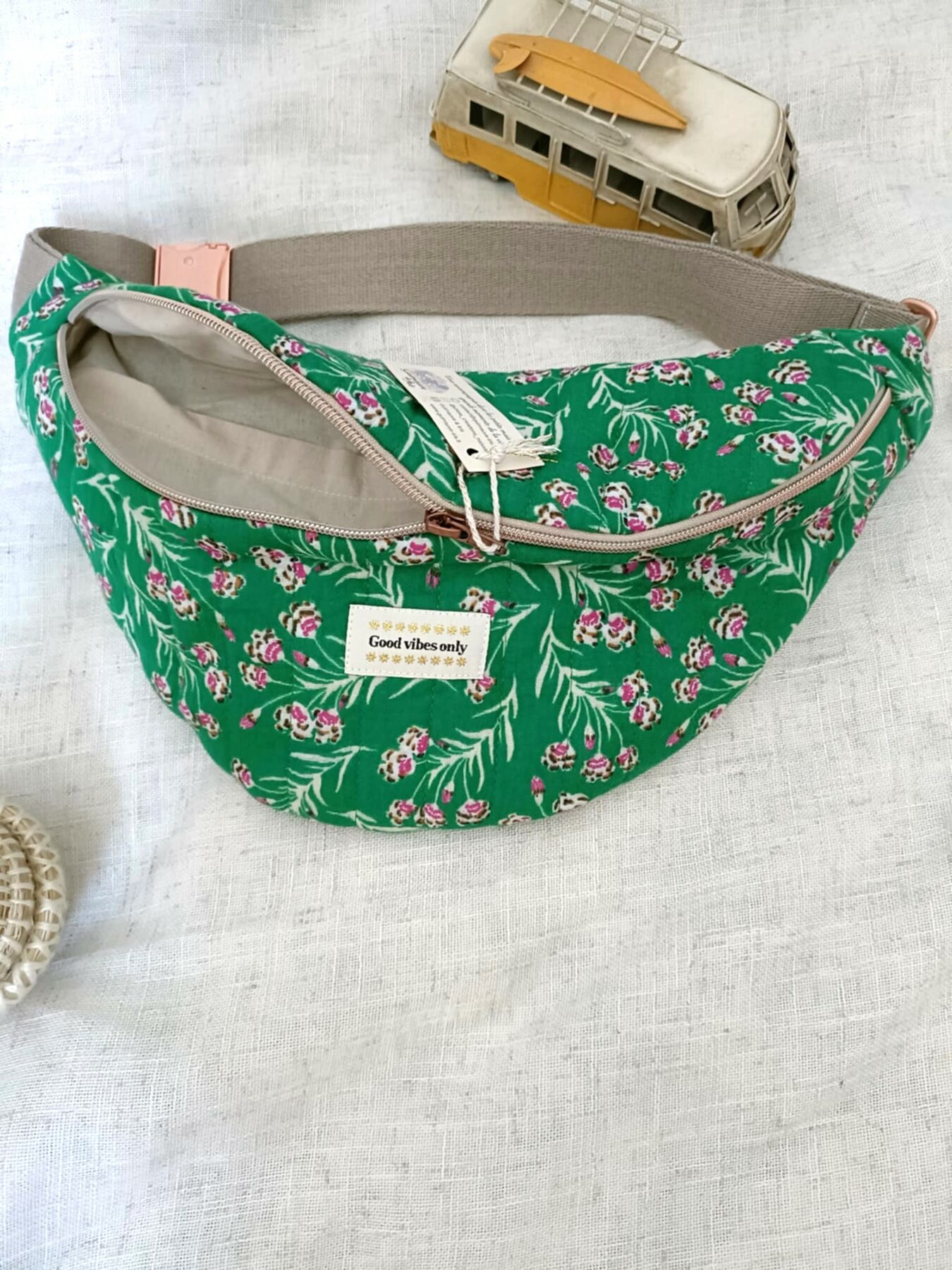 Banane femme matelassée verte – Image 2