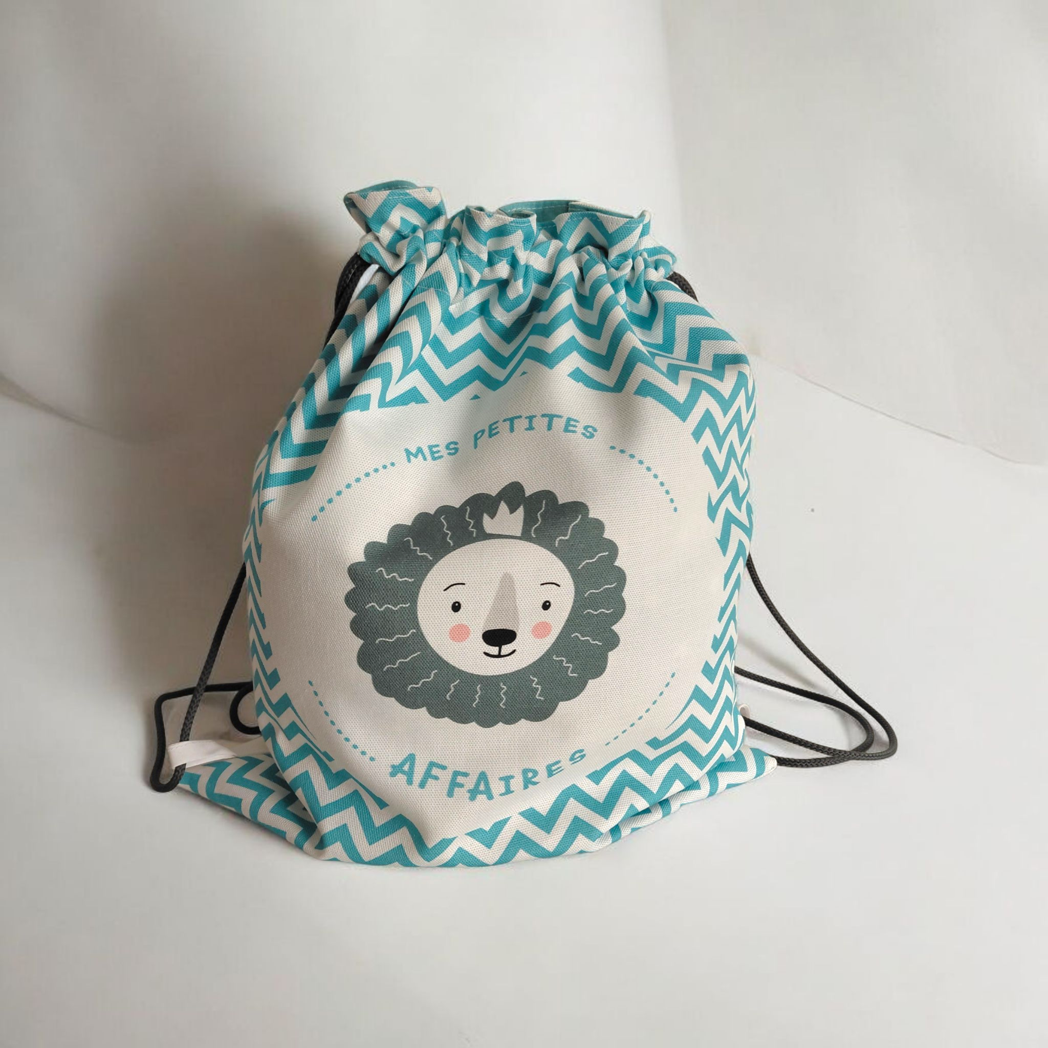 Sac à dos pochon enfant motif Lion personnalisé – “Mes petites affaires” – Fait main – Image 3
