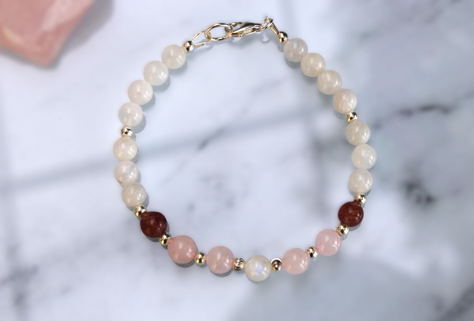 Bracelet fin en pierre de lune, quartz rose et quartz fraise avec perles argent 925 – Image 2