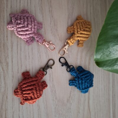 porte clef macramé tortue