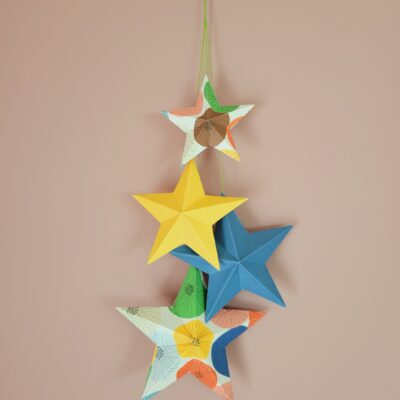 Mobile étoiles design fait main en papier - cadeau unique