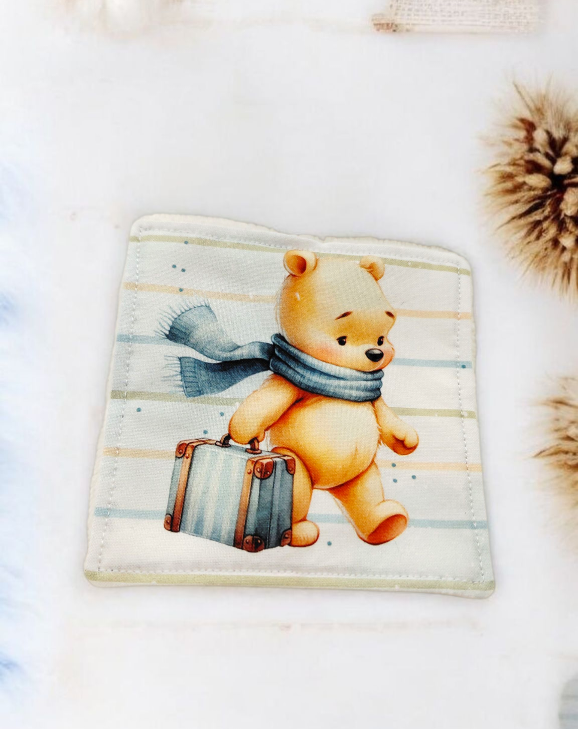 Lot de 4 lingettes lavables bébé – motif Ourson pars en voyage – Image 4