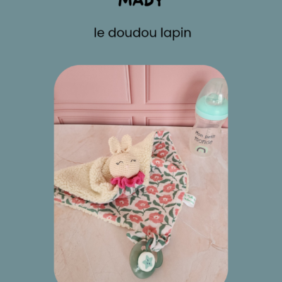 doudou lapin au crochet à personnaliser sur mesure