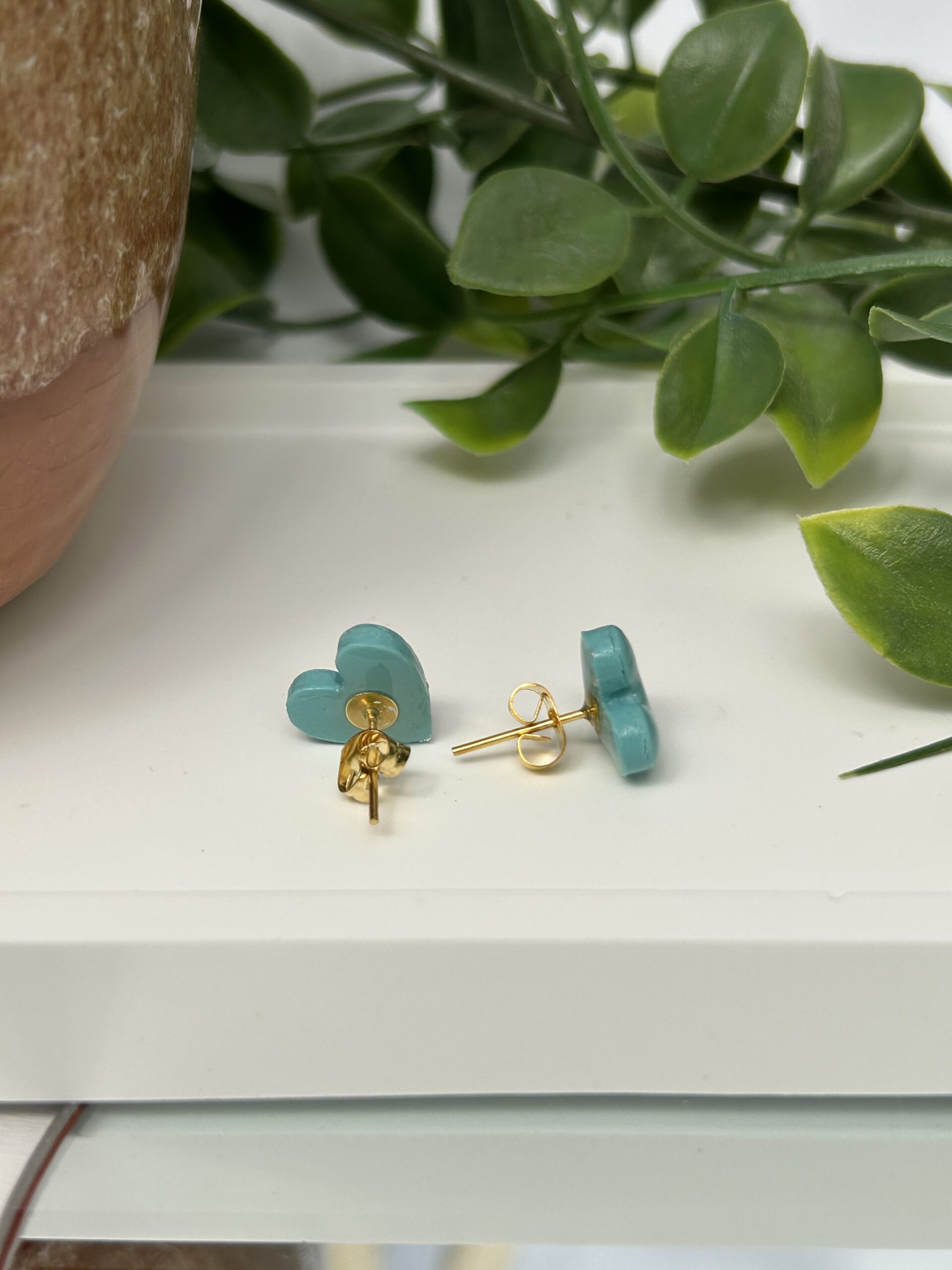 Boucles d’oreilles « Mon petit cœur » en pâte polymère vert tendre – Image 3