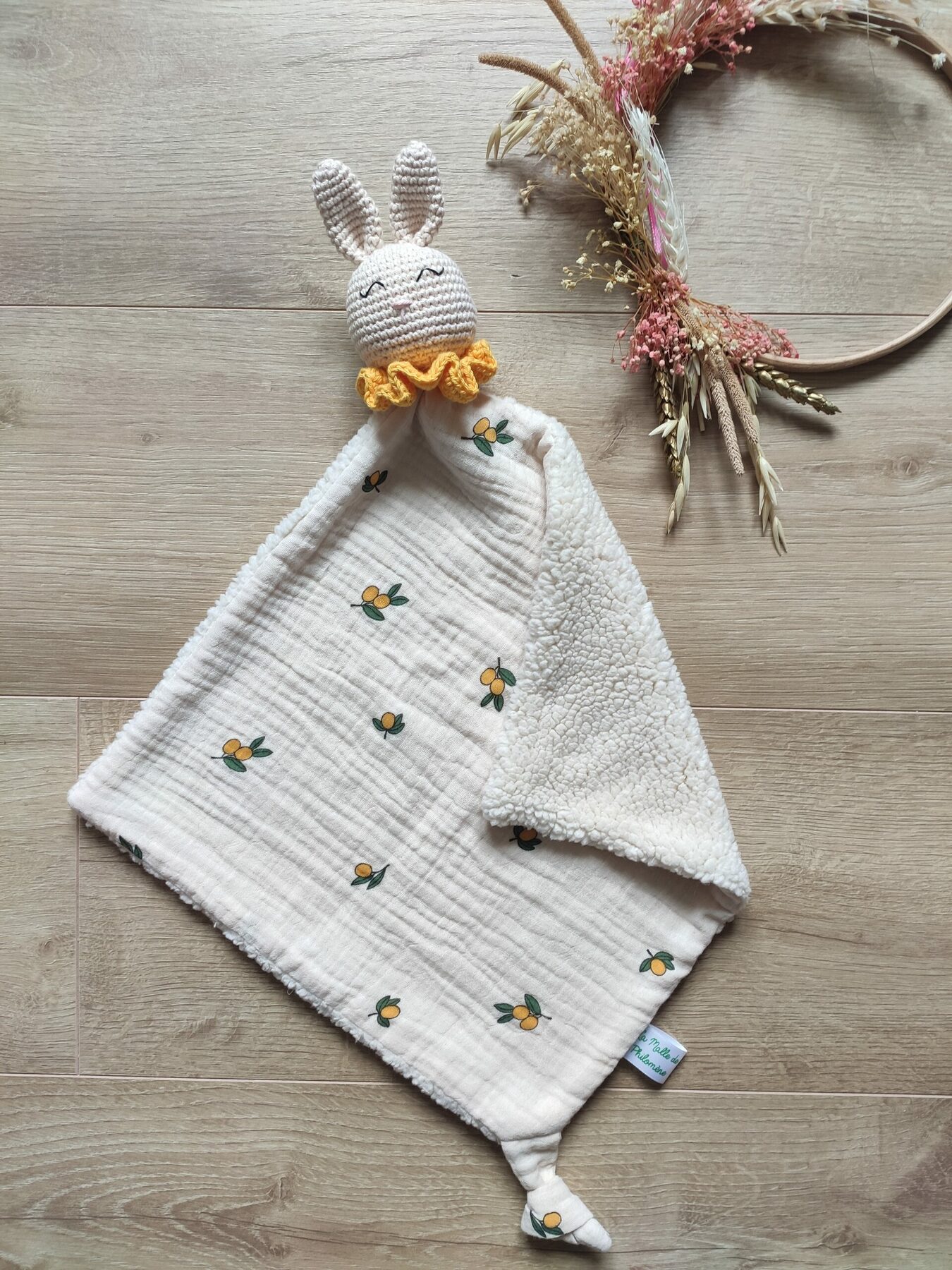 doudou lapin au crochet à personnaliser sur mesure